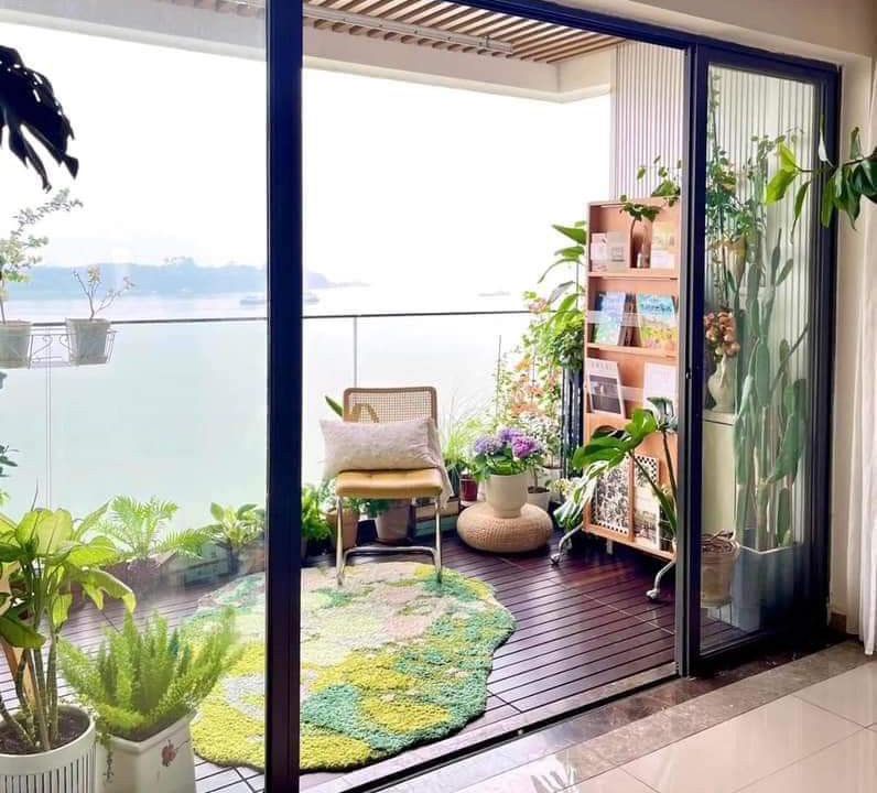 Tiểu cảnh ban công chung cư hướng ra biển